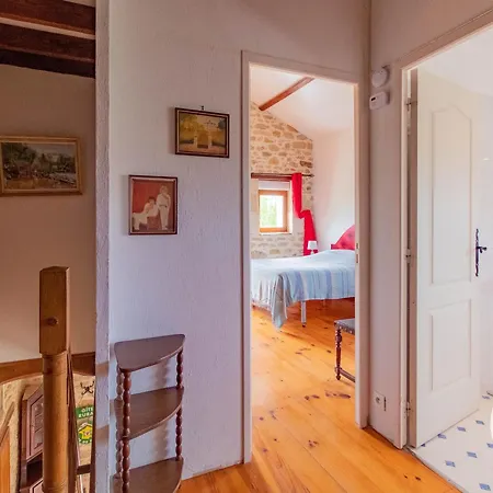 De Charme Avec Jardin, Proche De Doue-en-anjou, Ideal Pour Famille Ou Amis! - Fr-1-622-10 Vakantiehuis *