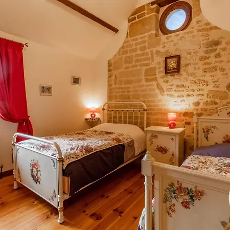 De Charme Avec Jardin, Proche De Doue-en-anjou, Ideal Pour Famille Ou Amis! - Fr-1-622-10 Tuffalun